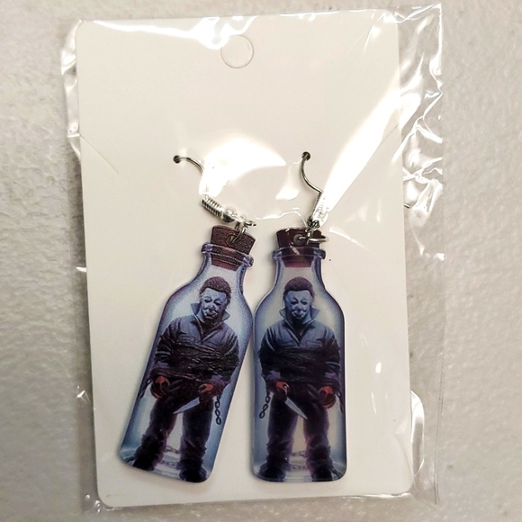 ❤️MICHAEL MEYERS BOTTLE DROP & DANGLE HALLOWEEN EARRING - FACTORY SEALED - NEW - Picture 2 of 7